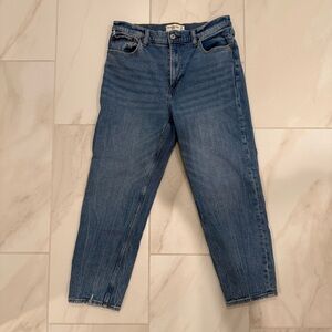 Abercrombie & Fitch | High Rise Mom Jean 29 Short